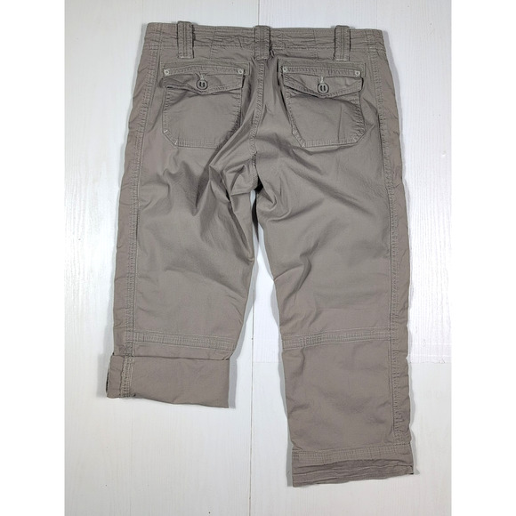 Aventura Women’s Arden V2 Capri Pants Sz 8 Khaki Cargo Pockets Roll Tab Cropped - Picture 2 of 11
